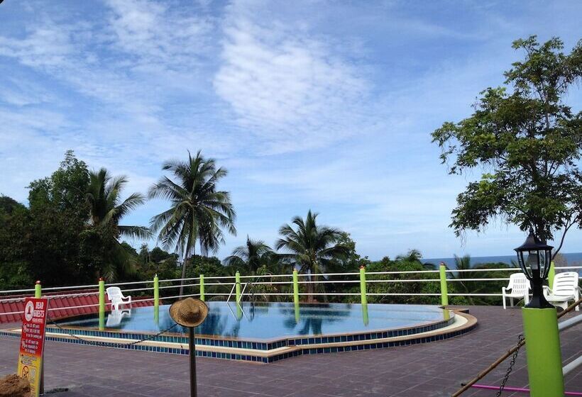 بنسيون J.b. Hut Bungalows