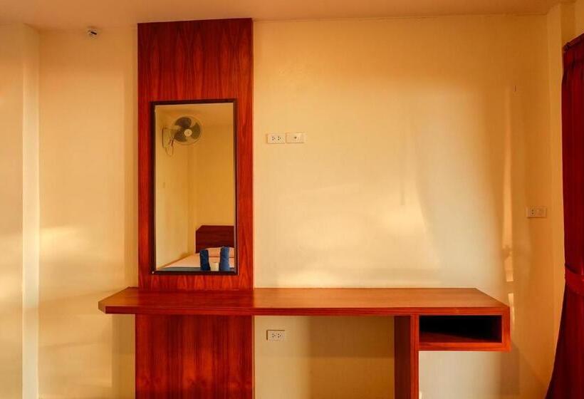 بنسيون J.b. Hut Bungalows