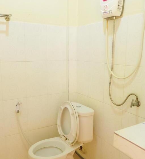 بنسيون J.b. Hut Bungalows