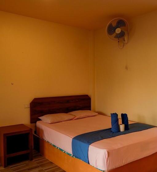 بنسيون J.b. Hut Bungalows