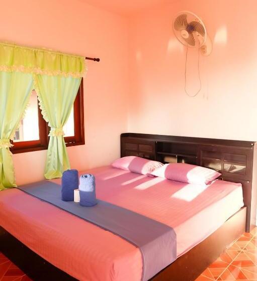 بنسيون J.b. Hut Bungalows