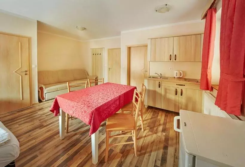 Rute Hotel And Apartments
