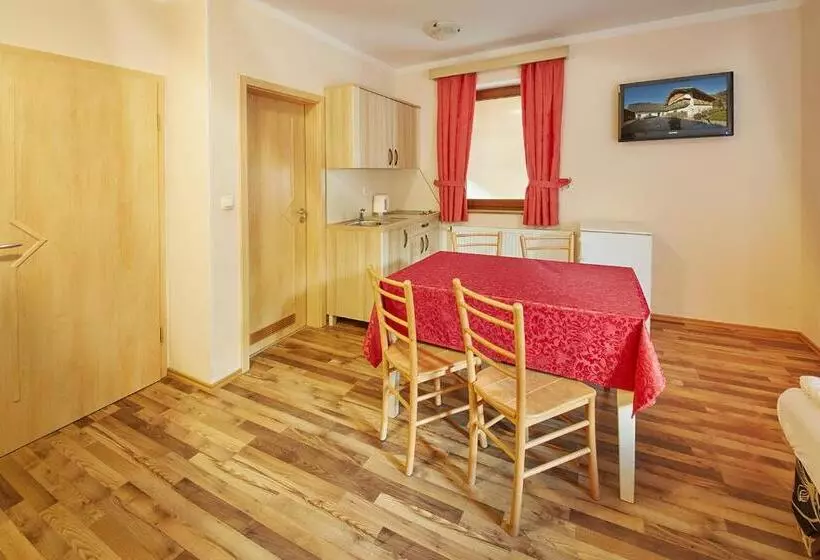 Rute Hotel And Apartments