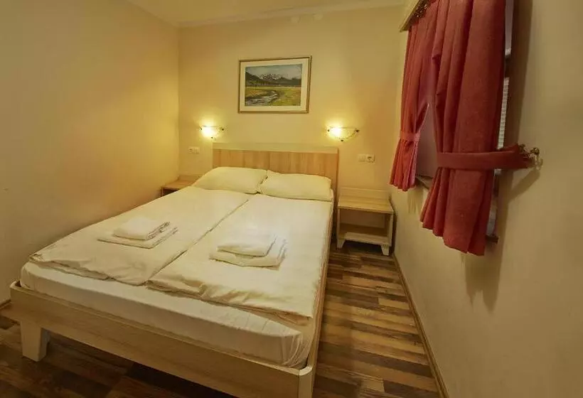 Rute Hotel And Apartments