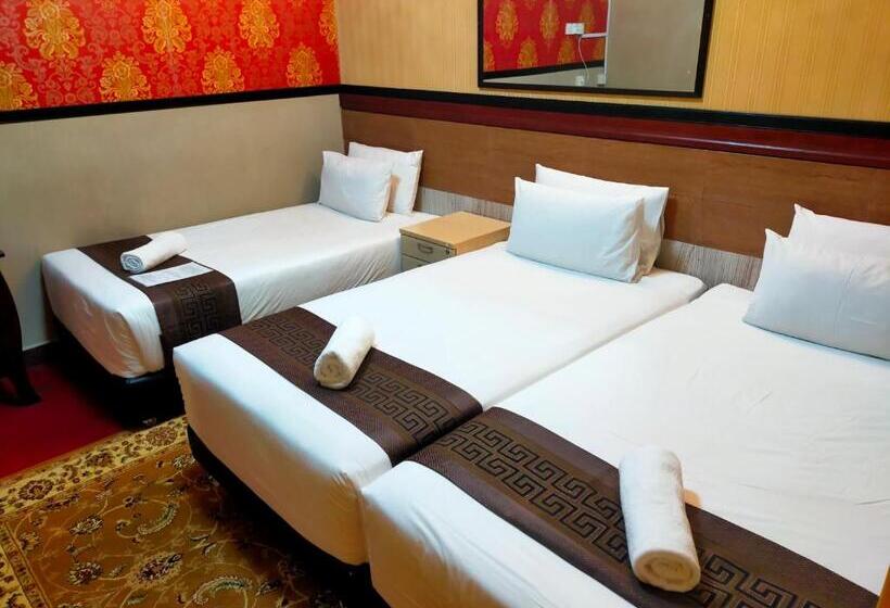 ホテル Sri Impian