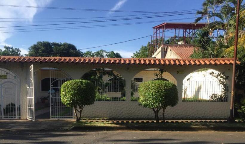 هتل Vizcaíno León