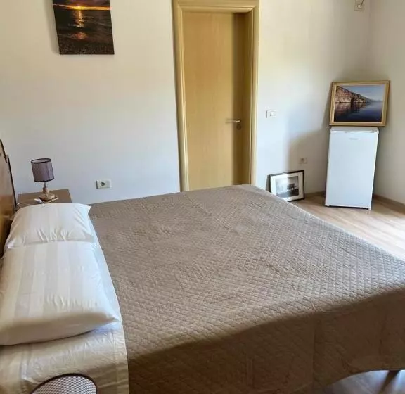 پانسیون Doctor S Guest House Rooms