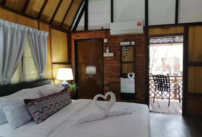 Lomakeskus Api Api Eco Chalet