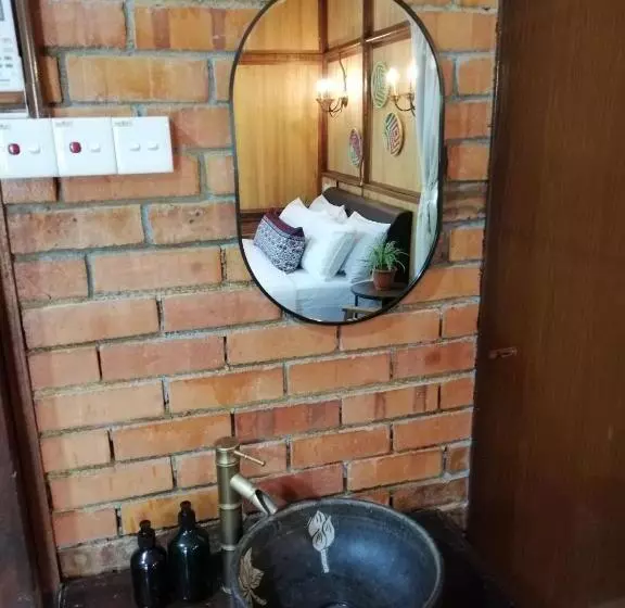 Lomakeskus Api Api Eco Chalet