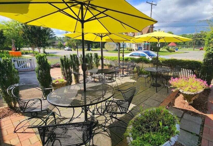 호스텔 Stunning Retreat Carter S Creek Close To Tides Inn