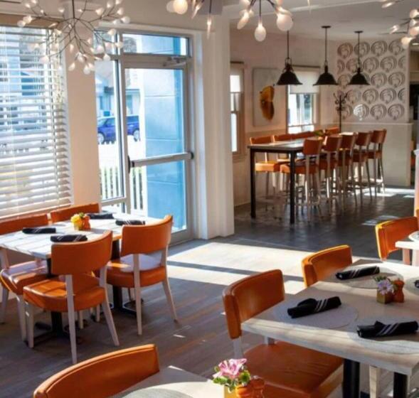 호스텔 Stunning Retreat Carter S Creek Close To Tides Inn