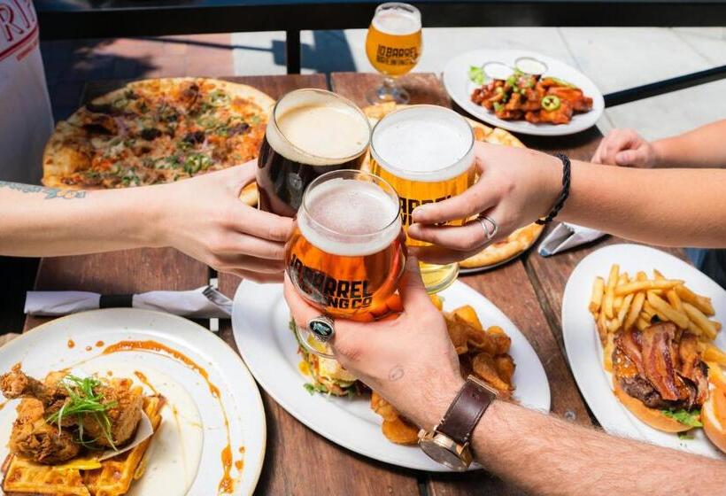 ベッドアンドブレックファースト Chateau De La Coutere