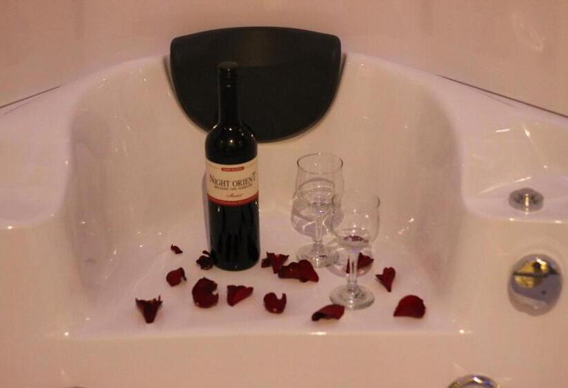 هتل And Apartments Al Raqi Mall Artiaad