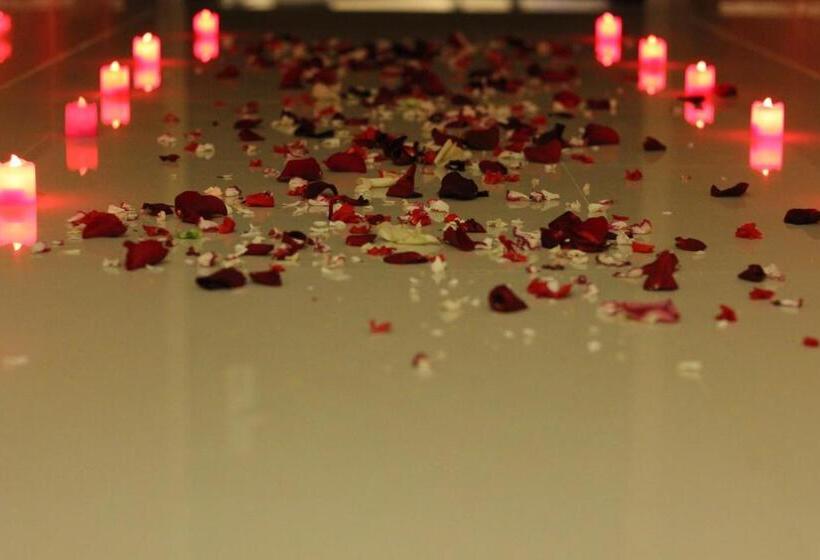 هتل And Apartments Al Raqi Mall Artiaad