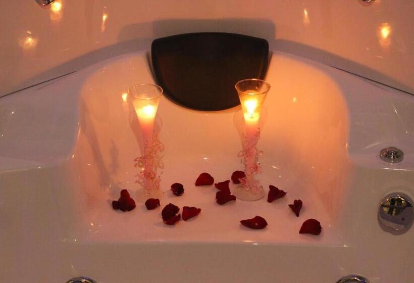 هتل And Apartments Al Raqi Mall Artiaad