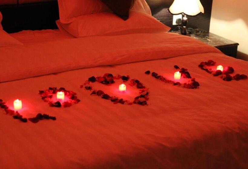 هتل And Apartments Al Raqi Mall Artiaad