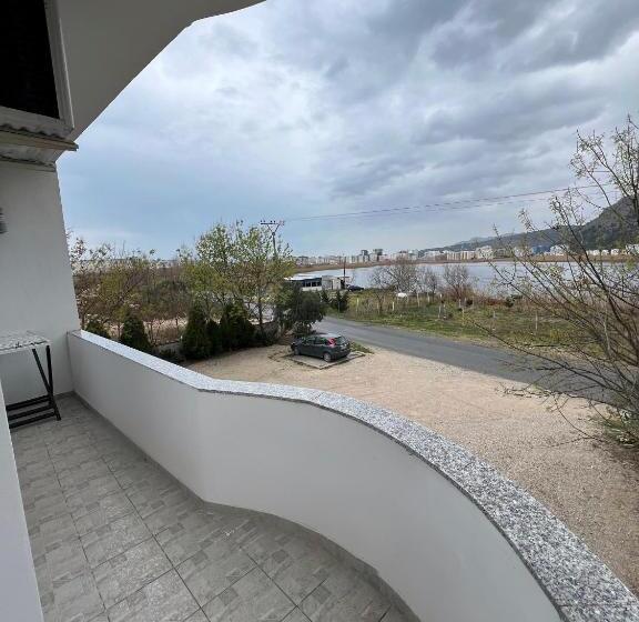 هتل Laguna E Kenalles