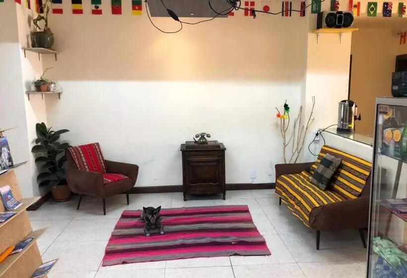 هتل The Weekend Hostel