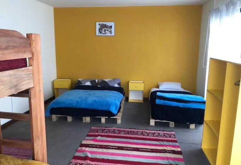 هتل The Weekend Hostel