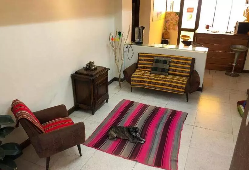 هتل The Weekend Hostel