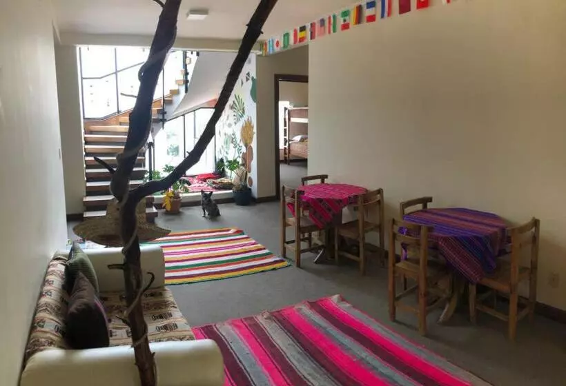 هتل The Weekend Hostel