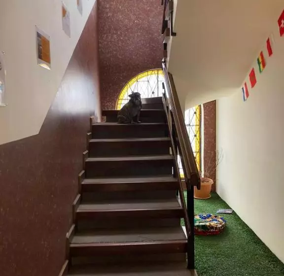 هتل The Weekend Hostel