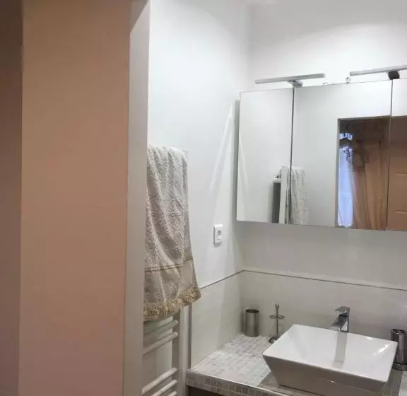 ペンション Belle Chambre Privée Avec Douche Et Toilette Indépendantes Dans Une Magnifique Villa