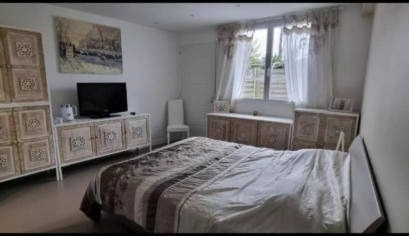 ペンション Belle Chambre Privée Avec Douche Et Toilette Indépendantes Dans Une Magnifique Villa