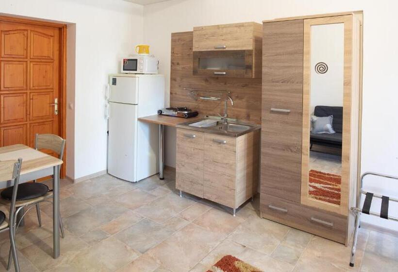 ペンション Family Farm Vendégház