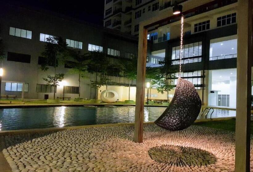 Puchong Skypod Residence @ Hostay