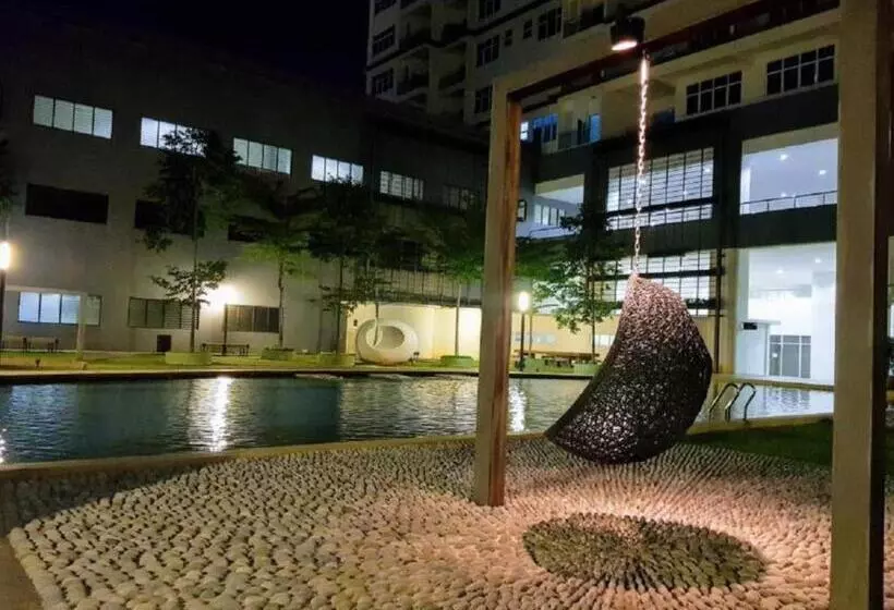 Puchong Skypod Residence @ Hostay