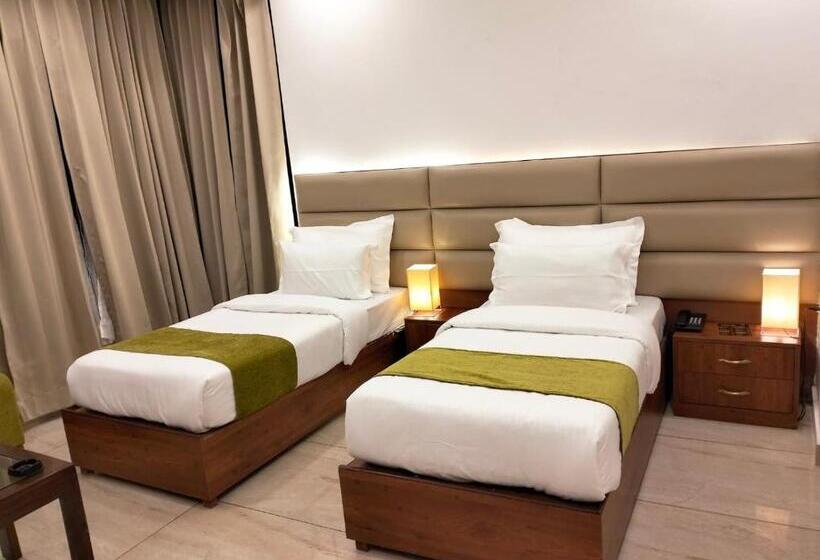 Vibes Selaqui Hotel Dehradun