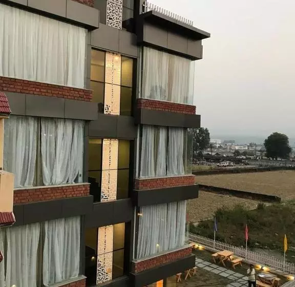 Vibes Selaqui Hotel Dehradun