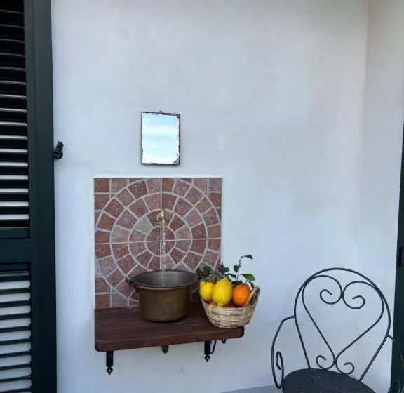 ベッドアンドブレックファースト Lucy S Guest House Amalfi Coast