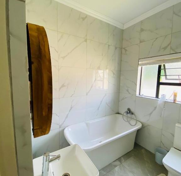 Bed and Breakfast Mbombela Luxury Villa