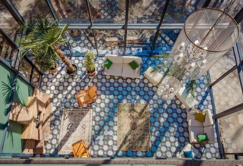 هتل Bakuriani Inn A112