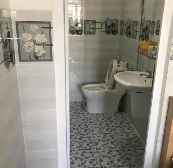هتل Khách Sạn Ngọc Quý