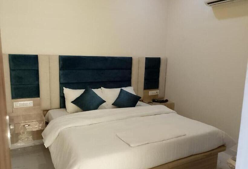 Hôtel Lr Delite Inn