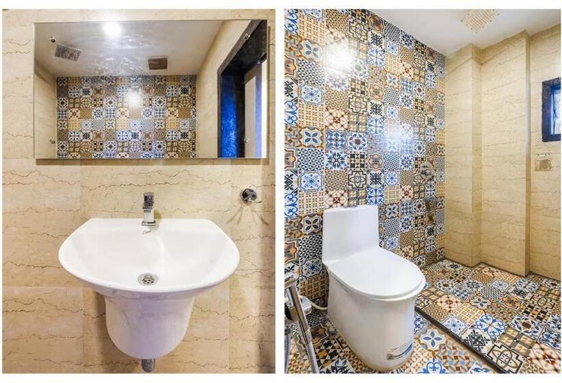 هتل Tejasri Residency