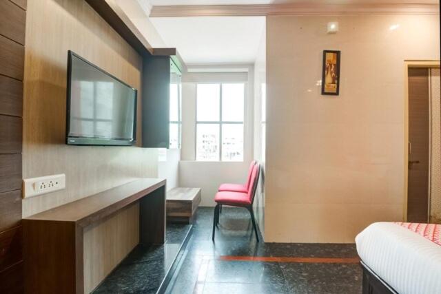 هتل Tejasri Residency