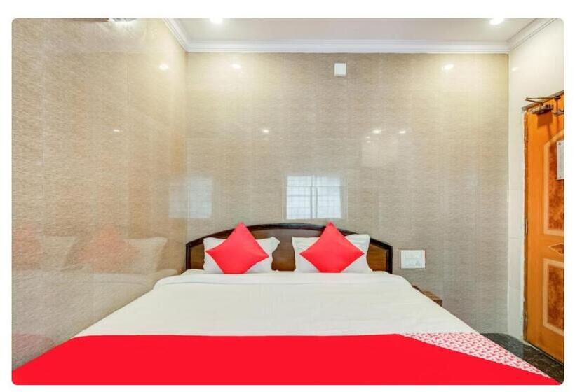 هتل Tejasri Residency