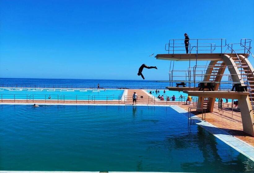 بنسيون Ami Vine House