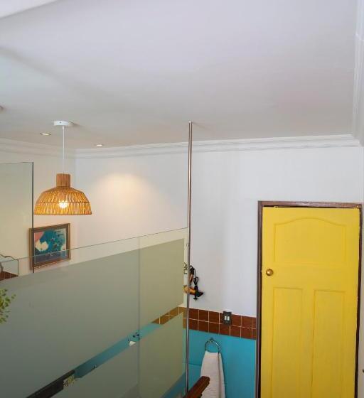 بنسيون Ami Vine House