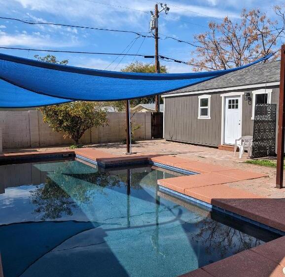 Pansiyon Chic Parisian Guest House