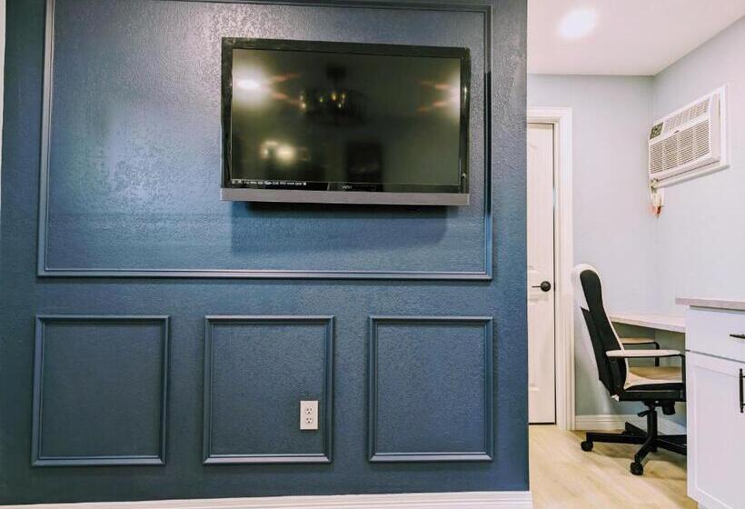 Pansiyon Chic Parisian Guest House