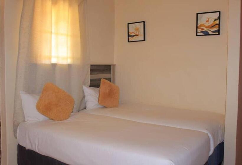 پانسیون Lormasol Mews Guesthouse