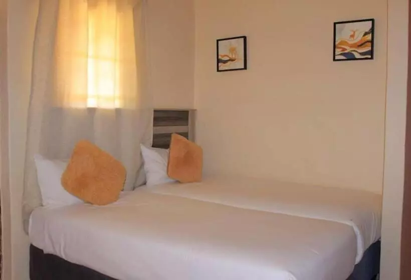 پانسیون Lormasol Mews Guesthouse