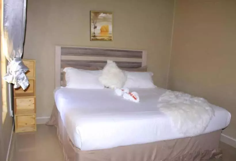 پانسیون Lormasol Mews Guesthouse