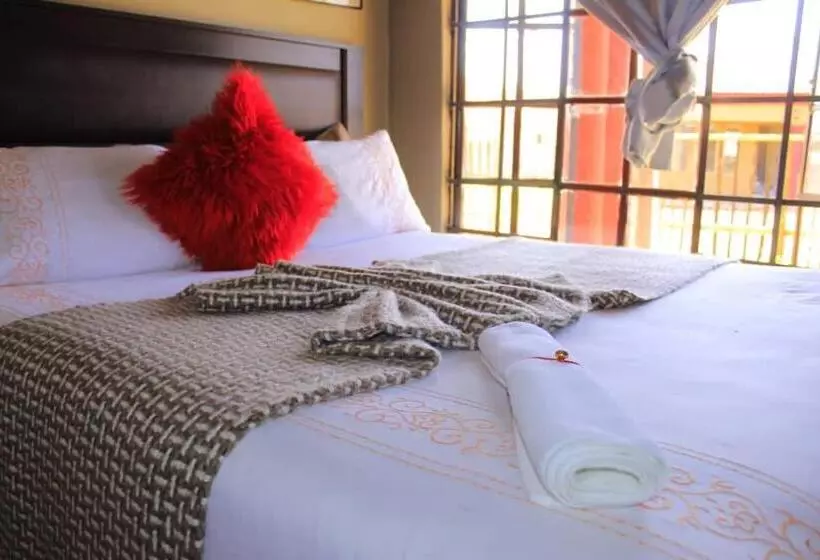 پانسیون Lormasol Mews Guesthouse