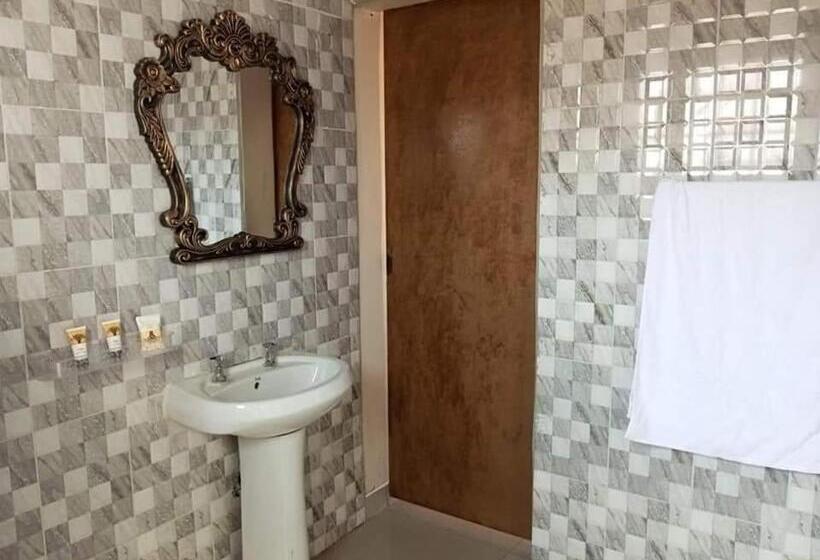 پانسیون Lormasol Mews Guesthouse